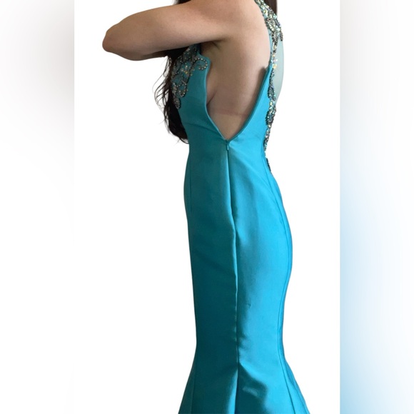 Gorgeous Mermaid Formal Gown - Picture 9 of 9